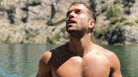 pablo alboran nudes|El desnudo accidental de Pablo Alborán .